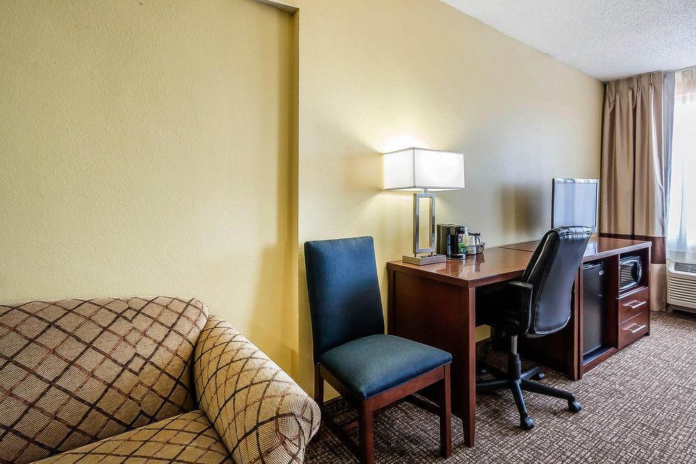 Comfort Inn St Petersburg North Εξωτερικό φωτογραφία